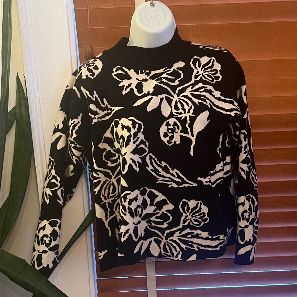 Cyrus Black and White Floral Women's Sweater